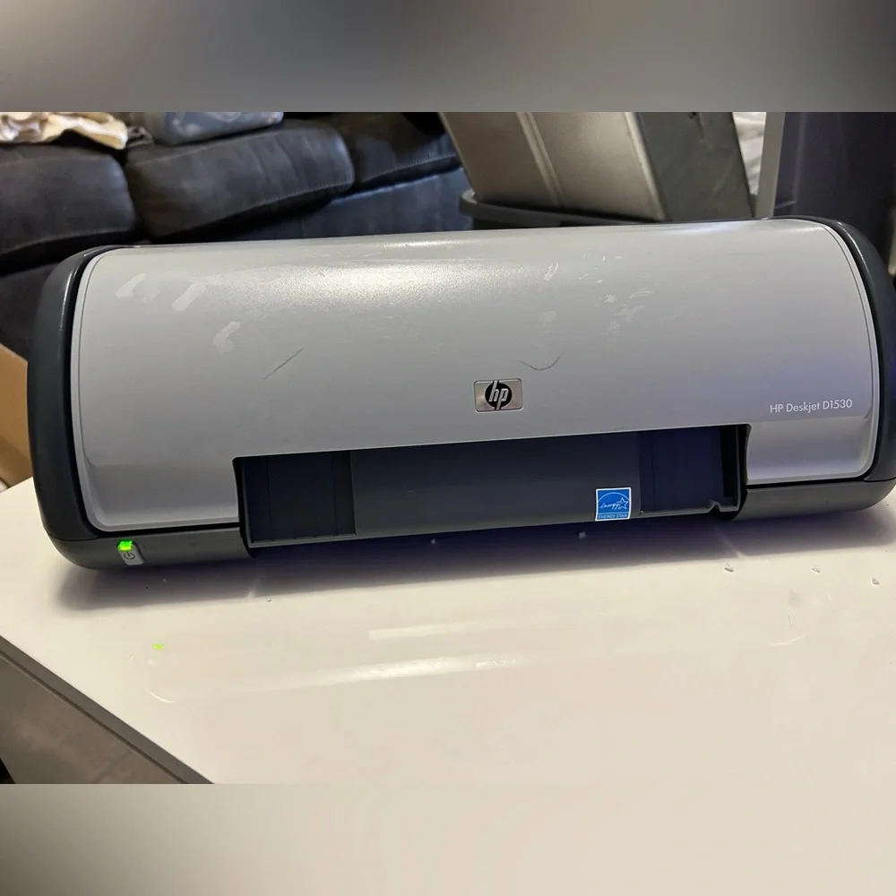 HP DESKJET D1530 - Barely Used still in the Box